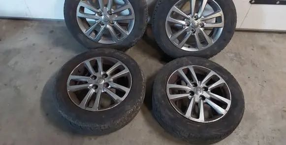 Toyota Yaris R15 alloy rim 