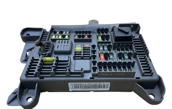 BMW X5M E70 Fuse module 693168704 518954021A