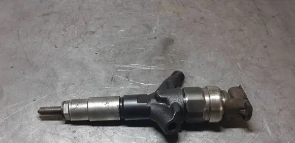 Subaru Outback Fuel injector 16613AA020