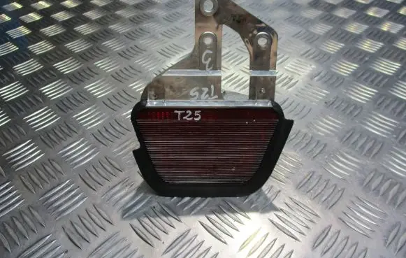 Toyota Avensis T250 Third/center stoplight
