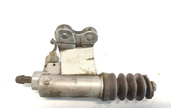 Clutch slave cylinder