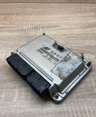 Seat Alhambra (Mk1) Engine control unit/module ECU 06A906032GT 0261207354