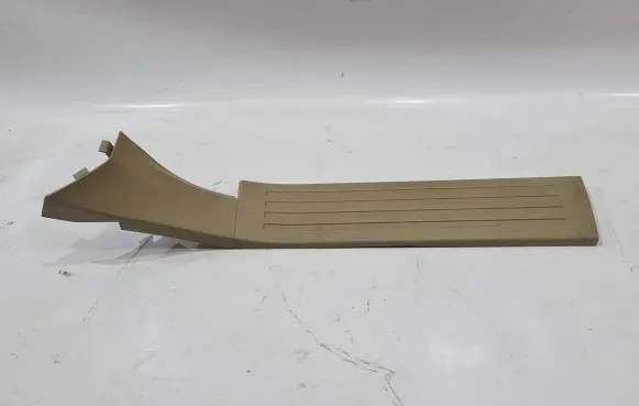 Mercedes-Benz R W251 Rear sill trim cover A2516860336