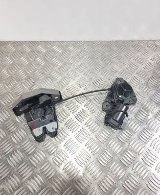 Volvo XC40 Loading door lock 31484236