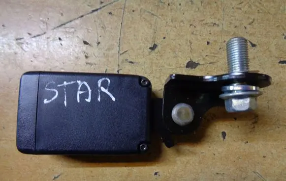 Mitsubishi Space Star Rear seatbelt buckle