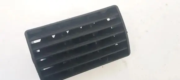 Ford Mondeo Mk III Dash center air vent grill