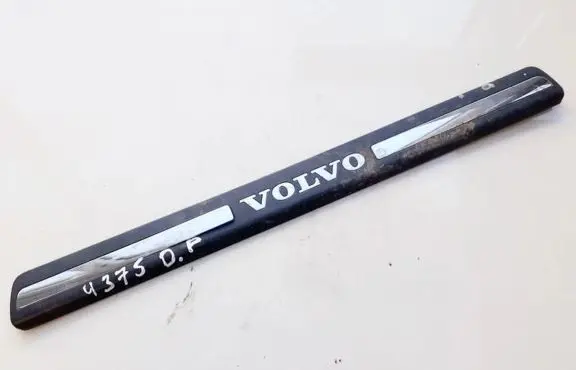 Volvo V70 Front sill trim cover 8659960