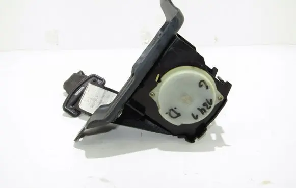 Mitsubishi Eclipse Rear seatbelt