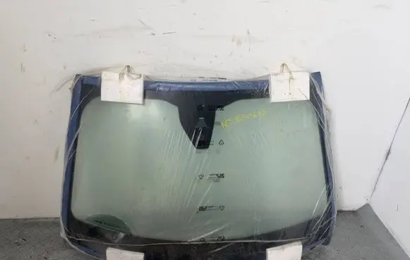 Peugeot 2008 II Front windscreen/windshield window 9844989280
