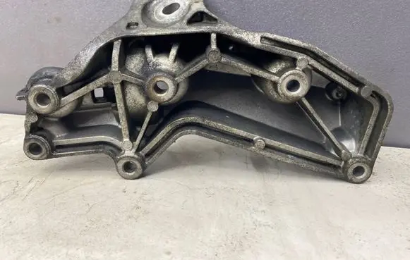BMW 5 E60 E61 Engine mounting bracket 6763217 59280110