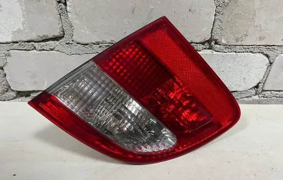 Mercedes-Benz E W211 Tailgate rear/tail lights A2118201404