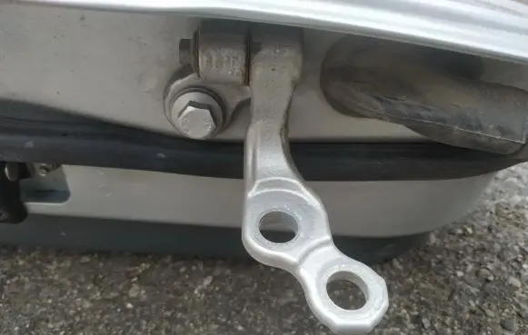 Ford Focus C-MAX Rear door lower hinge