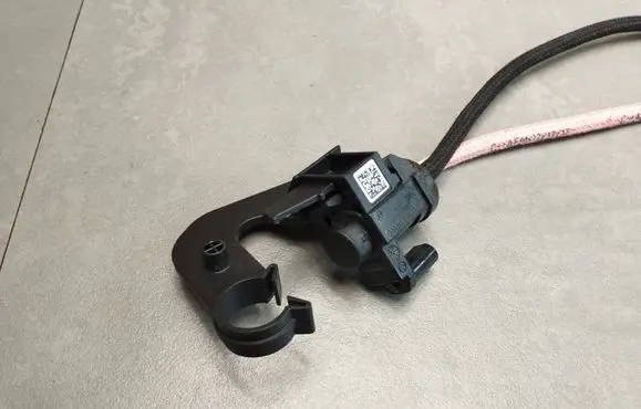 BMW X1 F48 F49 Vacuum valve 8570591 17T159 70478502