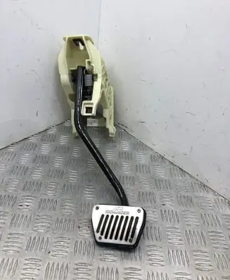 BMW X6 E71 Brake pedal 6791900 4010403B
