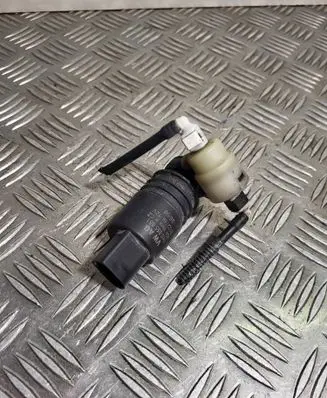Seat Ibiza III (6L) Windscreen/windshield washer pump 1K6955651 3122789