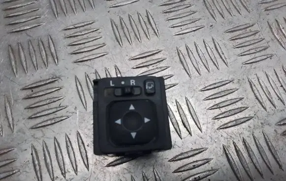 Mitsubishi Grandis Wing mirror switch 183569