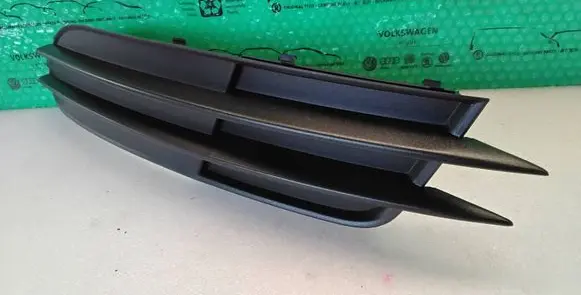 Audi A6 S6 C7 4G Front fog light trim/grill 4G0807682F 4G0807682