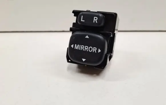 Wing mirror switch