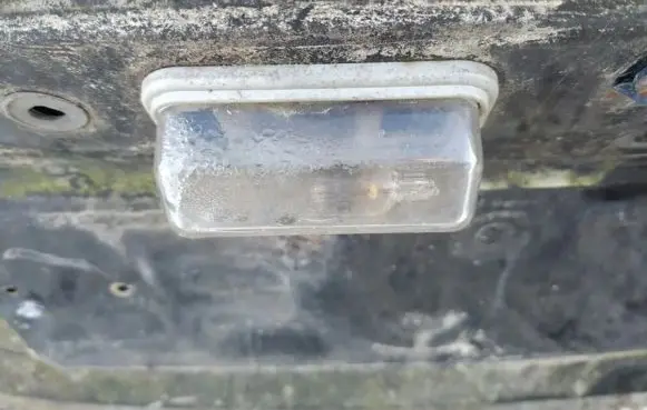 Toyota Avensis T250 Number plate light