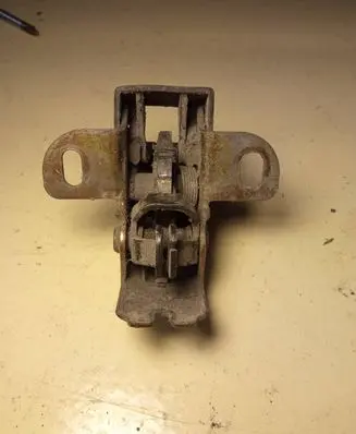 Renault Master II Loading door lock 352439