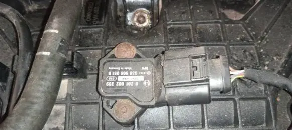 Skoda Octavia Mk2 (1Z) Air pressure sensor 0281002399 038906051B