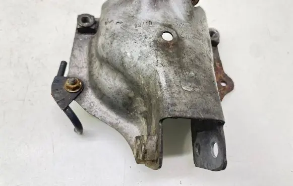 Audi A4 S4 B8 8K Engine mounting bracket 8K0399059