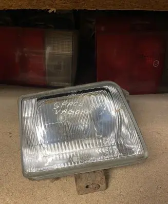 Mitsubishi Space Wagon Headlight/headlamp 0013221