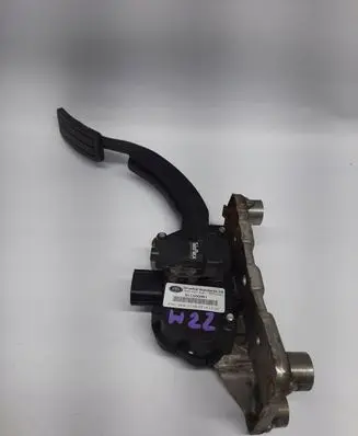 Land Rover Discovery 3 - LR3 Accelerator throttle pedal SLC000061