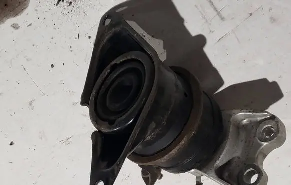 Honda Civic Engine mount vacuum valve 