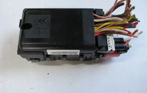 Peugeot Partner III Fuse box set 9665492680