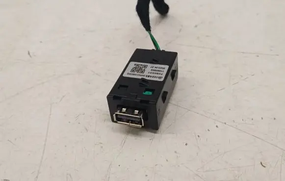MG ZS USB socket connector 11060959