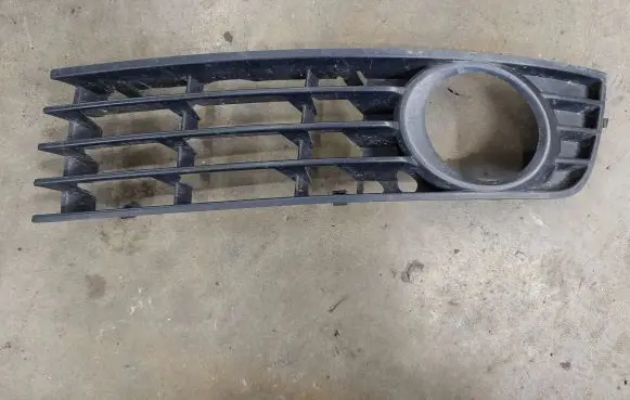 Audi A4 S4 B6 8E 8H Front bumper lower grill 8e0807681