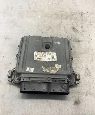 Mercedes-Benz B W246 W242 Engine control unit/module A2709000900 A2709010900 0261S08233
