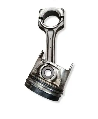 Opel Monterey Piston with connecting rod 