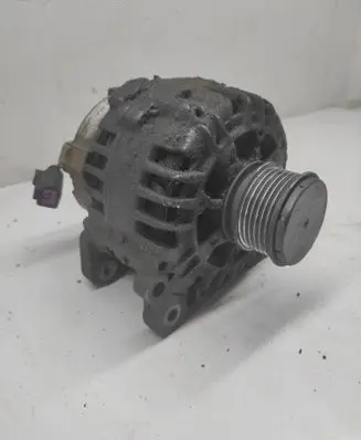 Volkswagen Golf IV Generator/alternator 038903023S