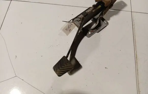 Mitsubishi Grandis Brake pedal 