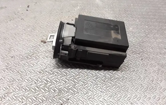 Volkswagen PASSAT B6 Ignition lock 3C0905843M