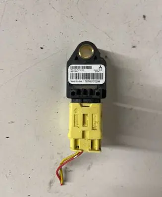 Mitsubishi Outlander Airbag deployment crash/impact sensor 8651A001 39754C TBZME0707Z2868