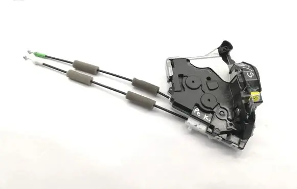 Toyota Yaris Cross Coupe door lock (next to the handle) 