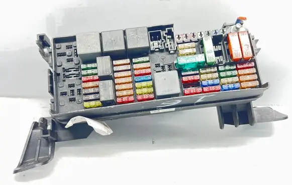 Mercedes-Benz ML W164 Fuse module A1645400272