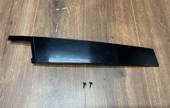 Mercedes-Benz E W213 Front door glass trim molding A2136900187 W2136900187
