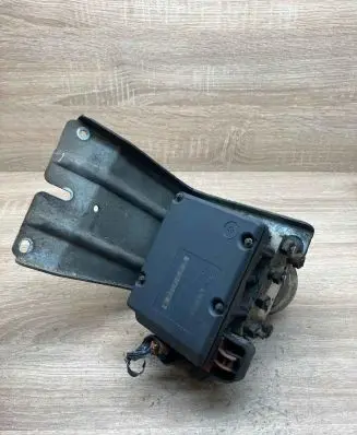 Volvo S70 V70 V70 XC ABS Pump 9496945 9496946