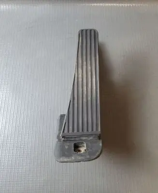 Volvo V90 Cross Country Accelerator throttle pedal 32289124