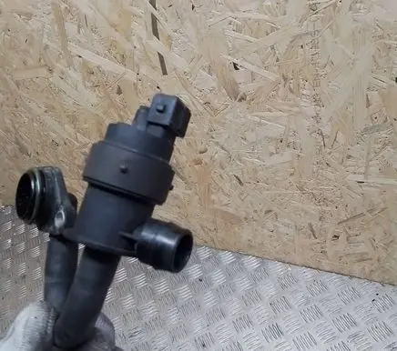 Opel Zafira B Vacuum valve 13110311