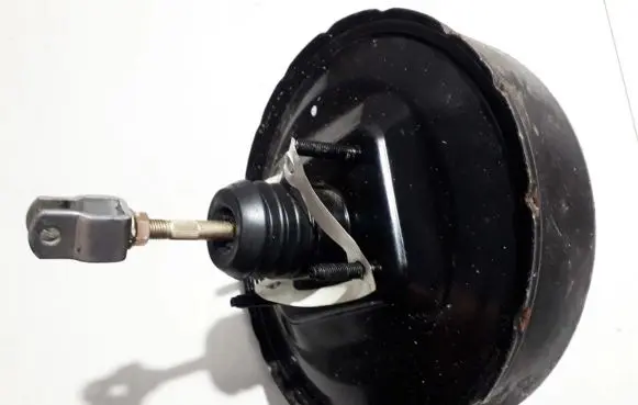 KIA Rio Brake booster