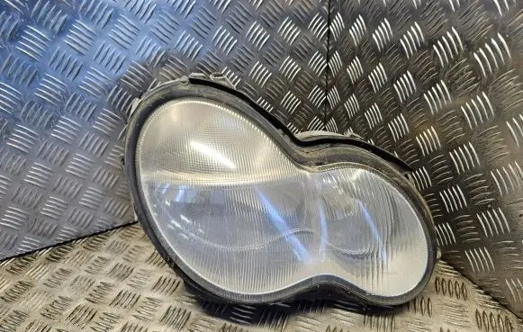 Mercedes-Benz C W203 Headlight/headlamp A2038200261 0301166202