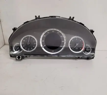 Mercedes-Benz E W212 Speedometer (instrument cluster) A2129001014 2129013402 2049022903