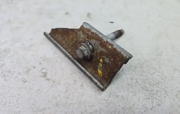 Dacia Sandero III Battery bracket