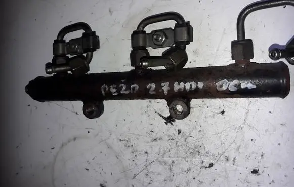 Peugeot 407 Fuel distributor 