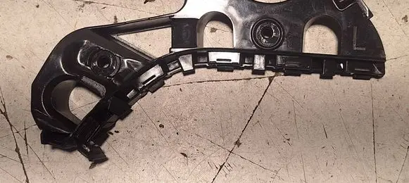 Volkswagen PASSAT CC Front bumper mounting bracket 3C8807183C